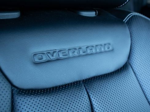 Used 2023 Jeep Grand Cherokee Overland w/ Luxury Tech Group IV image 18