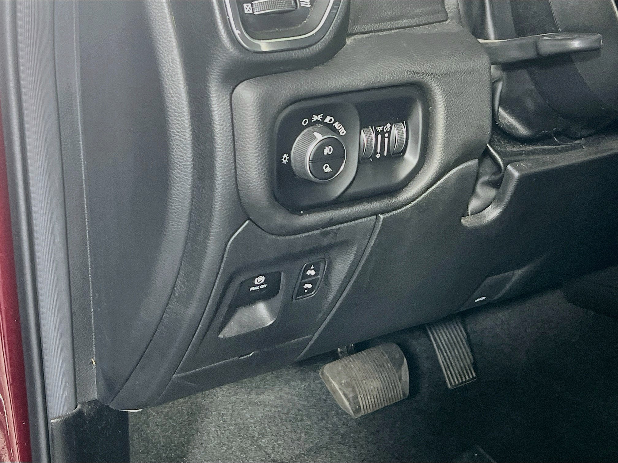 Used 2023 RAM 1500 Laramie AWD/4WD image 10