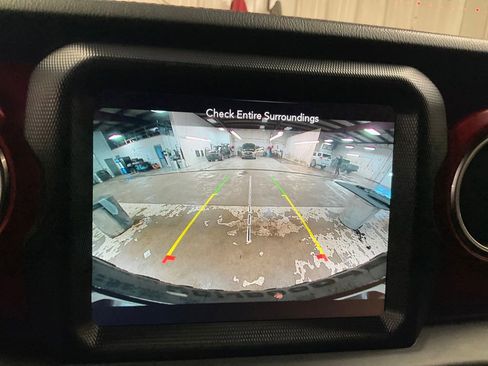 Used 2023 Jeep Wrangler Unlimited Rubicon w/ Cold Weather Group image 24