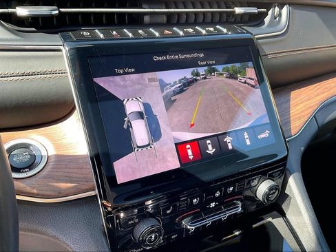 Used 2023 Jeep Grand Cherokee Summit w/ Luxury Tech Group V AWD/4WD image 20