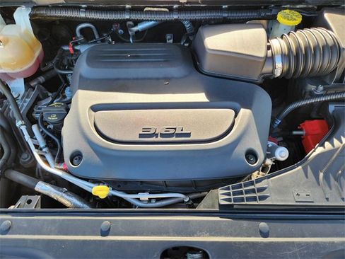 Used 2020 Chrysler Pacifica Limited image 33