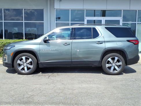 Certified 2023 Chevrolet Traverse LT w/ LT Premium Package image 2
