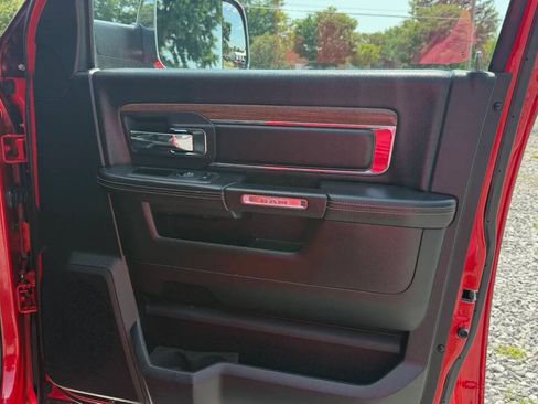 Used 2018 RAM 2500 Laramie AWD/4WD image 32