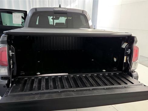 Used 2023 Toyota Tacoma TRD Off-Road image 17