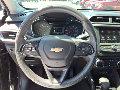 Used 2023 Chevrolet TrailBlazer LT FWD image 19