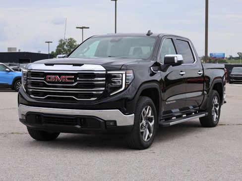 Used 2025 GMC Sierra 1500 SLT AWD/4WD image 6