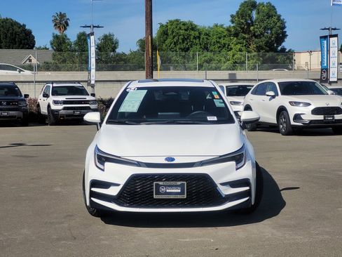 Used 2024 Toyota Corolla SE w/ SE Package FWD image 2