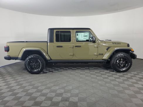 New 2025 Jeep Gladiator Willys image 3