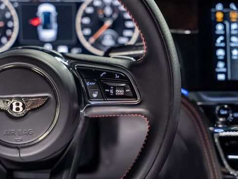 Used 2023 Bentley Flying Spur Azure image 46