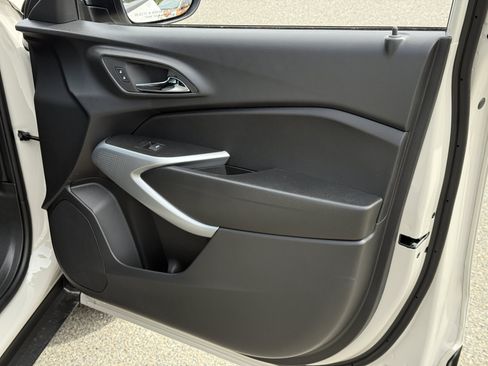 New 2026 Chevrolet Trax RS w/ Driver Confidence Package FWD image 20