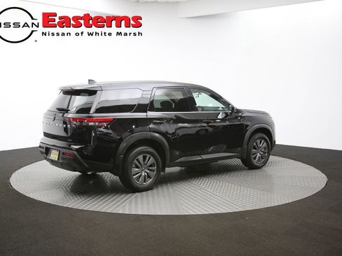 Used 2025 Nissan Pathfinder S image 68