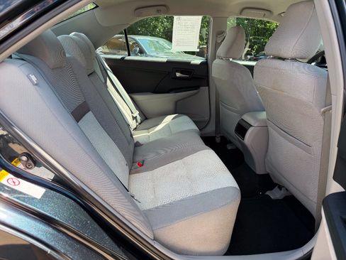 Used 2014 Toyota Camry LE FWD image 11
