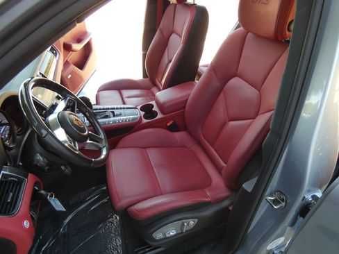 Used 2017 Porsche Macan GTS image 56