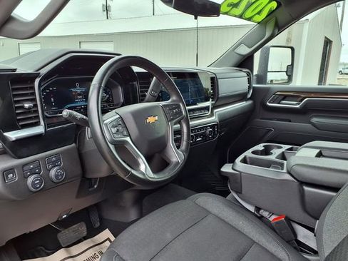 Used 2025 Chevrolet Silverado 2500 LT w/ Convenience Package AWD/4WD image 11