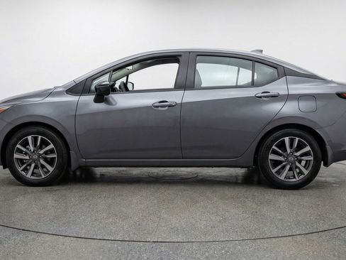 Used 2025 Nissan Versa SV FWD image 5
