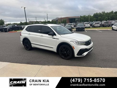 Used 2022 Volkswagen Tiguan SE R-Line FWD image 10