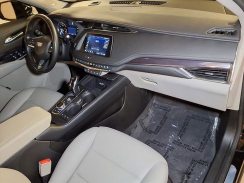Certified 2023 Cadillac XT4 Luxury w/ Cold Weather Package image 24