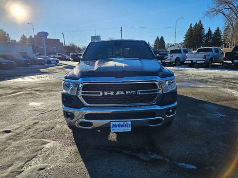 Used 2022 RAM 1500 Big Horn AWD/4WD image 3