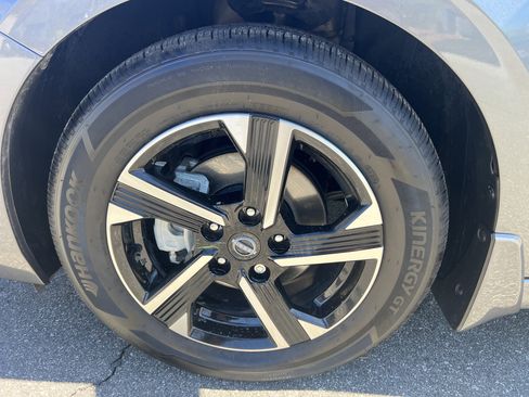 Certified 2025 Nissan Sentra SV w/ Trunk Package image 9