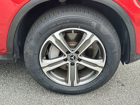 Used 2019 Mercedes-Benz GLC 300 w/ Parking Assistance Package image 12