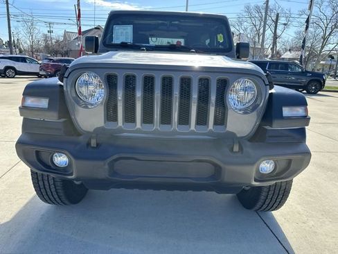 Used 2020 Jeep Wrangler Sport image 35