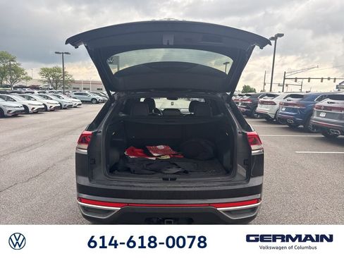 Used 2020 Volkswagen Atlas Cross Sport SEL Premium AWD/4WD image 17