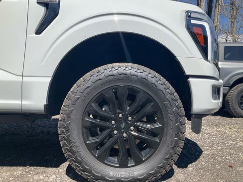 Used 2024 Ford F150 Lariat w/ FX4 Off-Road Package image 10