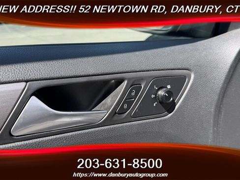 Used 2016 Volkswagen Jetta Sport FWD image 11