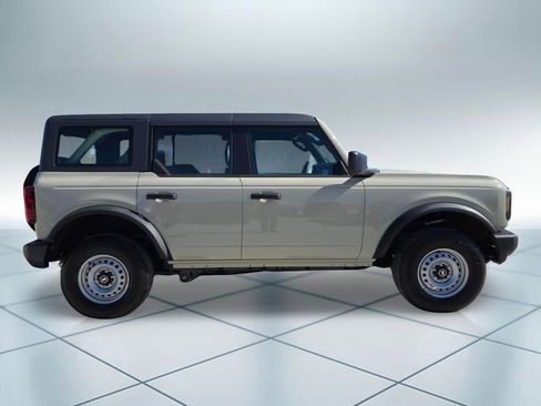 New 2026 Ford Bronco 4-Door AWD/4WD image 3