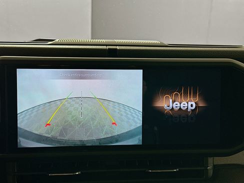 Used 2025 Jeep Wrangler Unlimited Sport AWD/4WD image 21