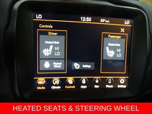 Certified 2022 Jeep Renegade Latitude w/ Convenience Group AWD/4WD image 15