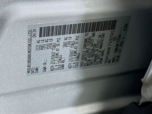 Used 2024 Nissan Rogue S AWD/4WD image 12
