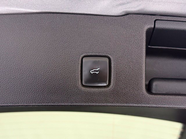 Used 2025 Ford Escape Platinum AWD/4WD image 5