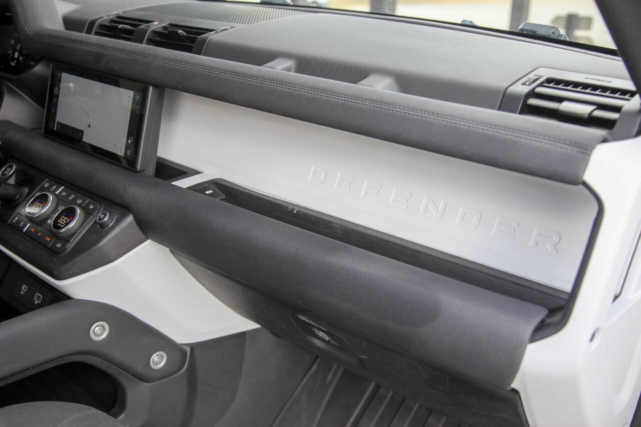 Used 2020 Land Rover Defender 110 SE AWD/4WD image 75