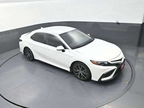 Used 2024 Toyota Camry SE FWD image 22