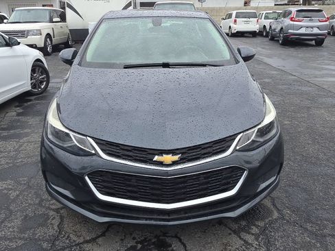Used 2018 Chevrolet Cruze LT FWD image 10