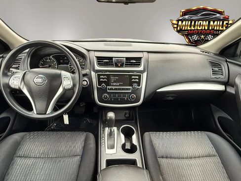 Used 2016 Nissan Altima 2.5 S w/ Power Driver Seat Package FWD image 3