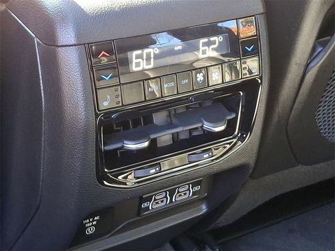 Used 2022 Jeep Grand Cherokee Overland w/ Adv Protech Group III image 11