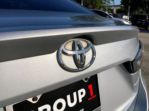 Used 2019 Toyota Yaris LE FWD image 10