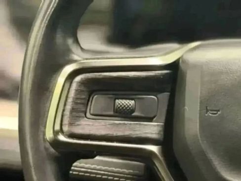 Used 2022 Rivian R1T Launch Edition image 17