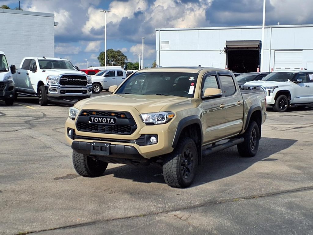 Used 2017 Toyota Tacoma TRD Off-Road AWD/4WD image 2