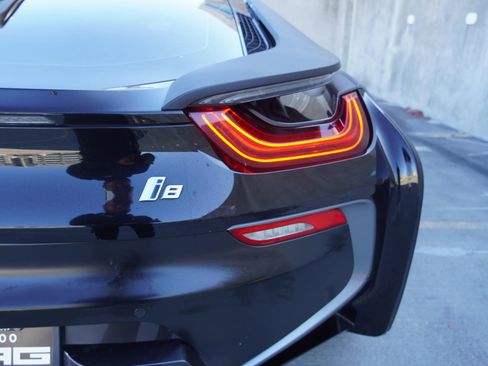 Used 2015 BMW i8 image 25