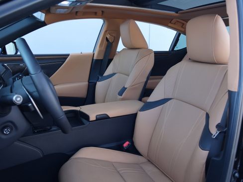 Used 2025 Lexus ES 350 Ultra Luxury image 34