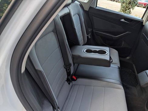 Used 2025 Volkswagen Jetta SE w/ Sunroof Package FWD image 15