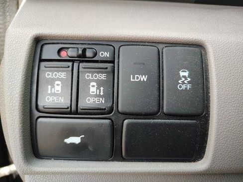 Used 2015 Honda Odyssey EX-L image 18
