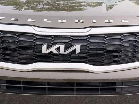 Used 2022 Kia Telluride SX w/ Towing Package AWD/4WD image 19