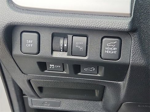 Used 2017 Subaru Forester 2.5i Premium image 23