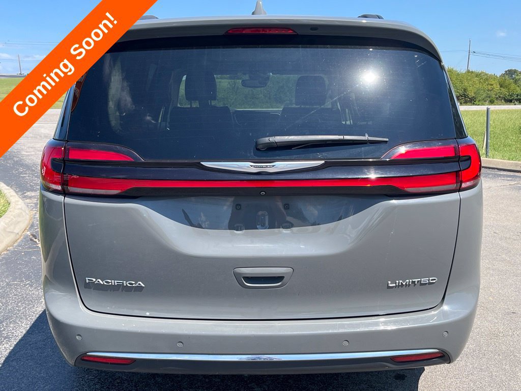 Used 2022 Chrysler Pacifica Limited FWD image 8