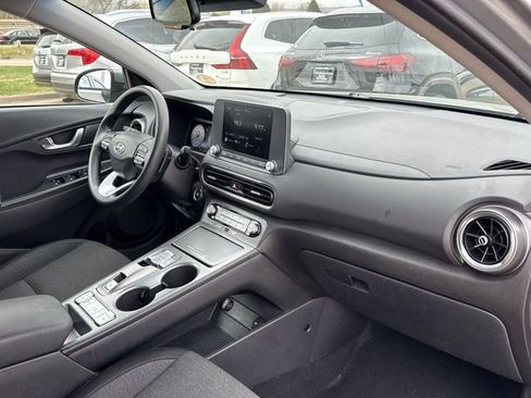 Used 2023 Hyundai Kona SE FWD image 28