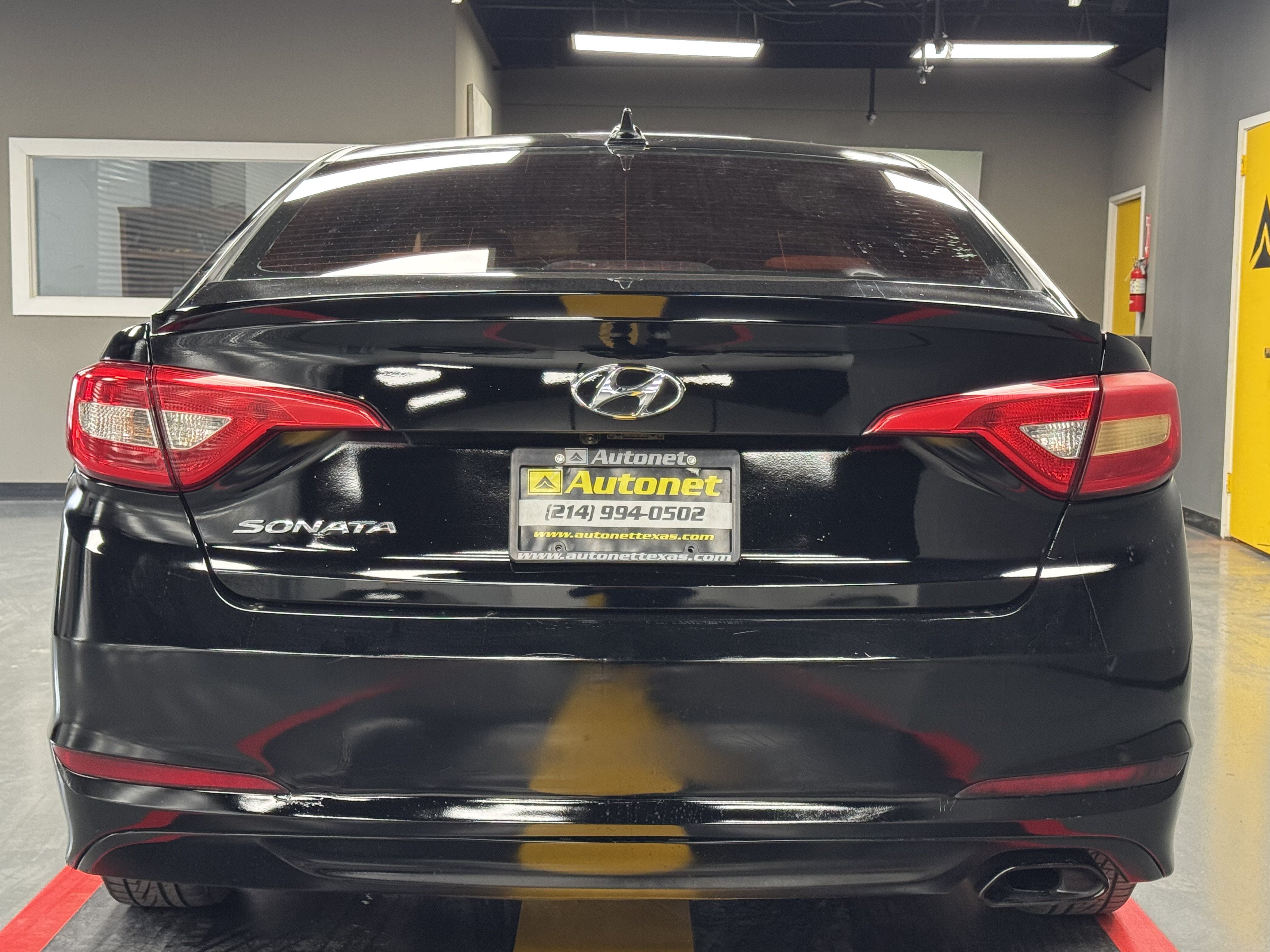 Used 2015 Hyundai Sonata SE w/ Option Group 09 FWD image 5